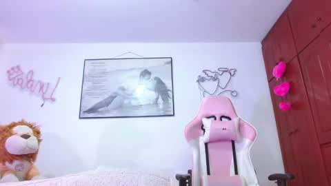 giorgina_montiere online show from April 23, 2:51 pm