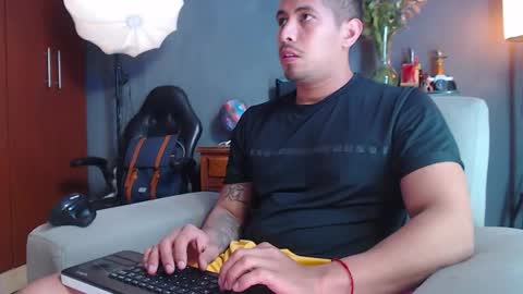 piggy boy online show from November 12, 11:51 pm