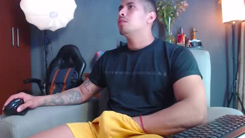 piggy boy online show from November 11, 11:29 pm