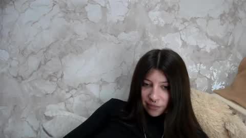 girl_cute007 online show from April 1, 8:28 pm