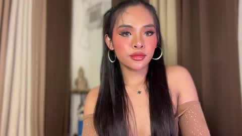 queen ronna online show from May 11, 2:45 pm