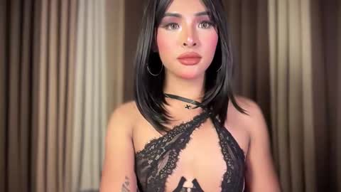 queen ronna online show from April 21, 7:48 am