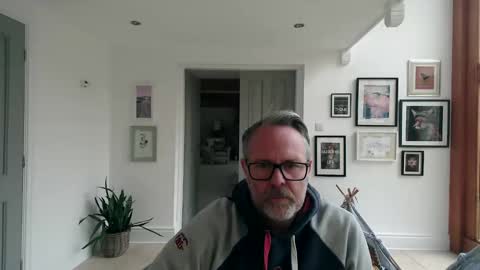 girlsandbikes online show from November 18, 1:03 pm