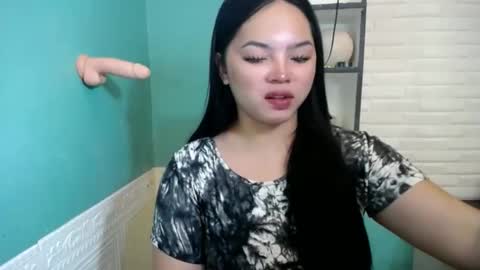 Rhaine online show from March 5, 9:46 pm