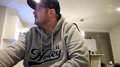 Snapshot of girthylax51 chatting on November 1, 6:45 am BIG K online show from November 1, 6:45 am