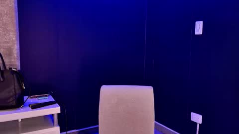     online show from October 5, 11:40 am