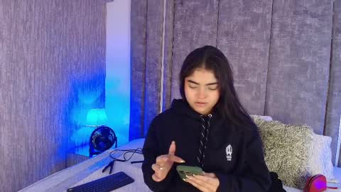     online show from March 31, 11:10 am