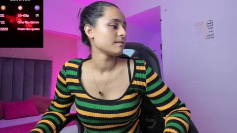 GISELLE ROLDAN online show from April 22, 2:13 pm