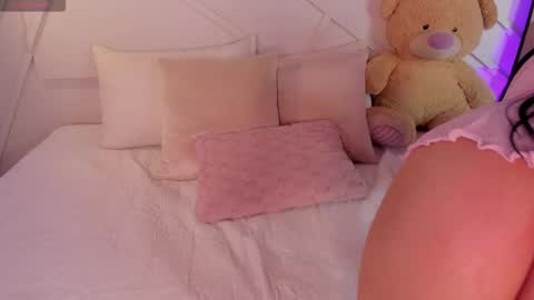 GisellePalmer  online show from March 18, 7:09 pm