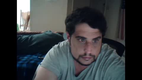 Snapshot of gitmehard008 chatting on December 8, 4:22 am gitmehard008 online show from December 8, 4:22 am