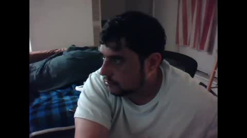 Snapshot of gitmehard008 chatting on December 28, 2:43 am gitmehard008 online show from December 28, 2:43 am