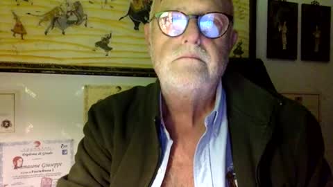 giutomma930394 online show from November 23, 10:41 pm