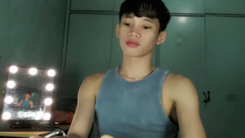 givemethrillx online show from April 11, 2:05 am