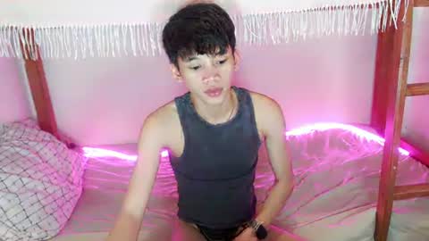 givemethrillx online show from April 21, 9:55 pm