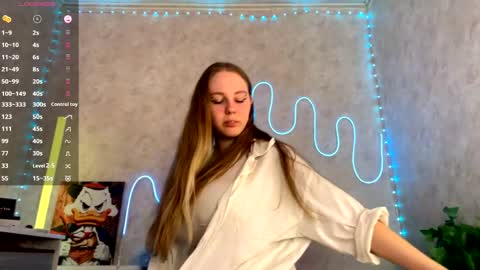 Violetta online show from May 18, 4:18 am