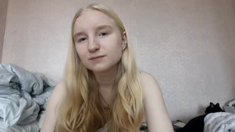 Laura online show from April 4, 10:33 am