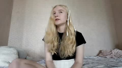 Laura online show from April 18, 7:10 am