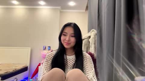 Mia online show from March 4, 7:22 pm