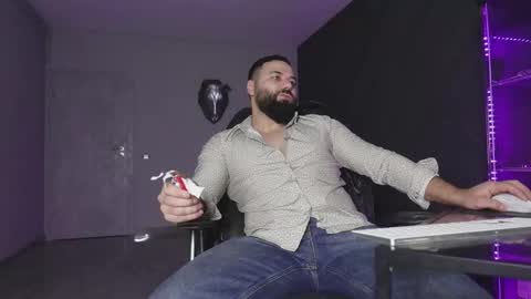 Matthew .. for short call me Matt online show from February 7, 2:47 am