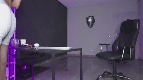 Matthew .. for short call me Matt online show from November 18, 6:11 pm