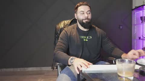 Matthew .. for short call me Matt online show from March 15, 11:30 pm