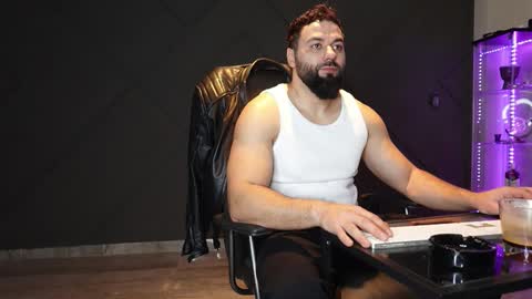 Matthew .. for short call me Matt online show from March 23, 9:09 pm