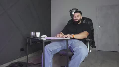 Matthew .. for short call me Matt online show from November 9, 4:49 am