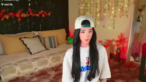 Sophie online show from November 16, 6:04 am