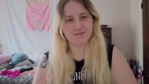 Glitch online show from January 6, 7:40 pm