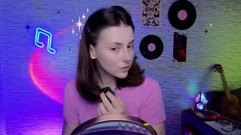 Snapshot of glo_lo chatting on March 11, 6:30 am Bye everybody Ill be online Monday December 2nd Saturday and Sunday off online show from March 11, 6:30 am