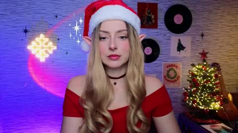 Snapshot of glo_lo chatting on December 25, 1:41 pm Bye everybody Ill be online Monday December 2nd Saturday and Sunday off online show from December 25, 1:41 pm