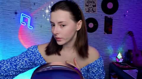 Snapshot of glo_lo chatting on February 24, 8:06 am Bye everybody Ill be online Monday December 2nd Saturday and Sunday off online show from February 24, 8:06 am