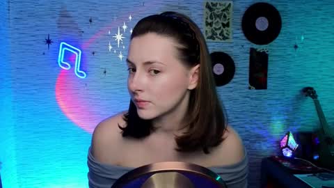 Snapshot of glo_lo chatting on March 5, 6:23 am Bye everybody Ill be online Monday December 2nd Saturday and Sunday off online show from March 5, 6:23 am