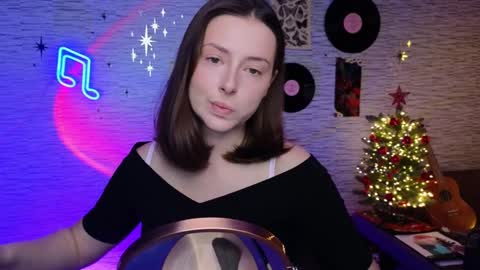 Snapshot of glo_lo chatting on January 27, 9:02 am Bye everybody Ill be online Monday December 2nd Saturday and Sunday off online show from January 27, 9:02 am