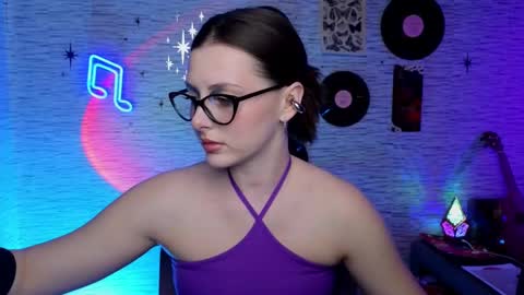 Snapshot of glo_lo chatting on February 25, 10:48 am Bye everybody Ill be online Monday December 2nd Saturday and Sunday off online show from February 25, 10:48 am