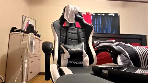 glomightyj online show from March 25, 10:16 pm