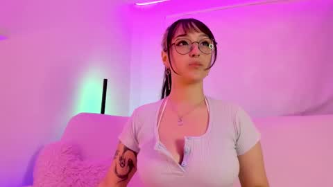 Mimi online show from September 11, 7:04 pm