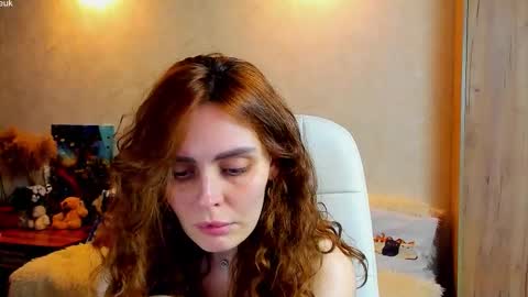 Gloria Wood online show from March 15, 8:01 pm