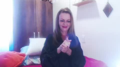 Snapshot of gloriawhitte7 chatting on December 8, 5:55 pm gloriawhitte7 online show from December 8, 5:55 pm