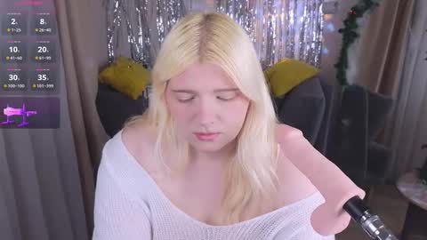 glowkittenx online show from December 18, 7:03 am