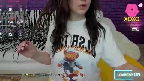 Mia online show from March 22, 5:39 pm