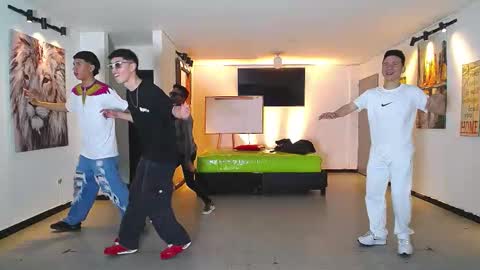 THOMAS AND DAMIAND online show from November 22, 6:39 pm