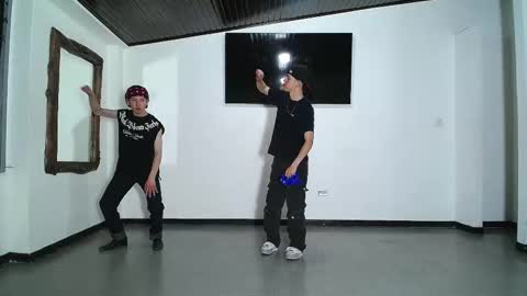 THOMAS AND DAMIAND online show from October 24, 6:30 pm