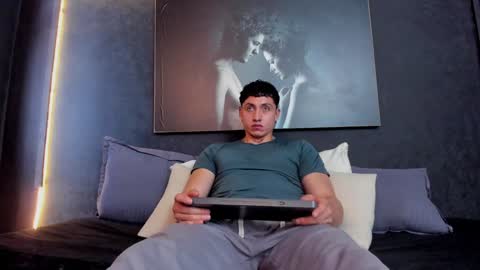 steven online show from December 4, 3:37 pm