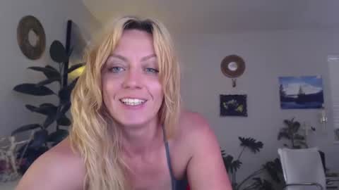 Snapshot of god_size chatting on September 23, 12:26 am Alisha Dallas online show from September 23, 12:26 am