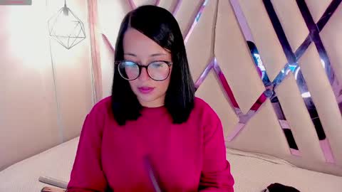 M A R T I N A  online show from April 28, 1:37 pm