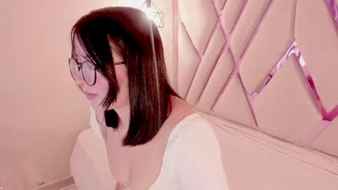 M A R T I N A  online show from May 15, 5:09 pm