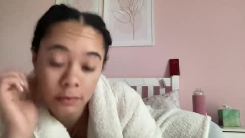 Goddess L online show from April 3, 6:53 am