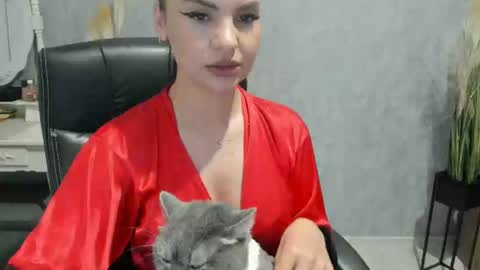 Snapshot of goddessmiaa chatting on March 10, 6:34 pm Mistress online show from March 10, 6:34 pm