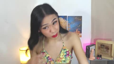 Kyla and Nian online show from October 23, 4:47 am